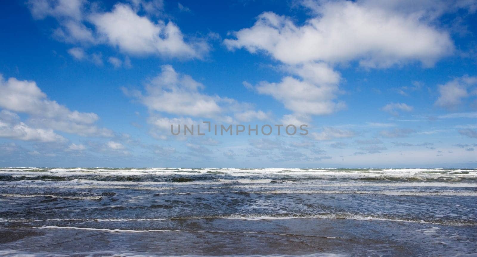 Horizon over Water on a sunny day