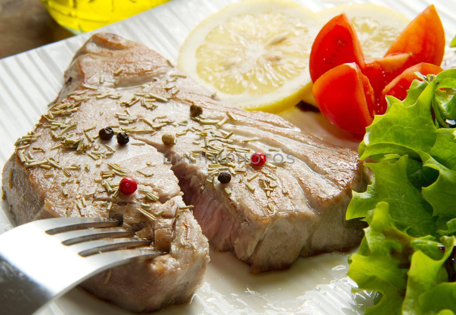 tuna filet with salad