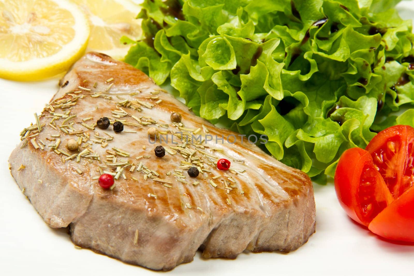 tuna filet with salad
