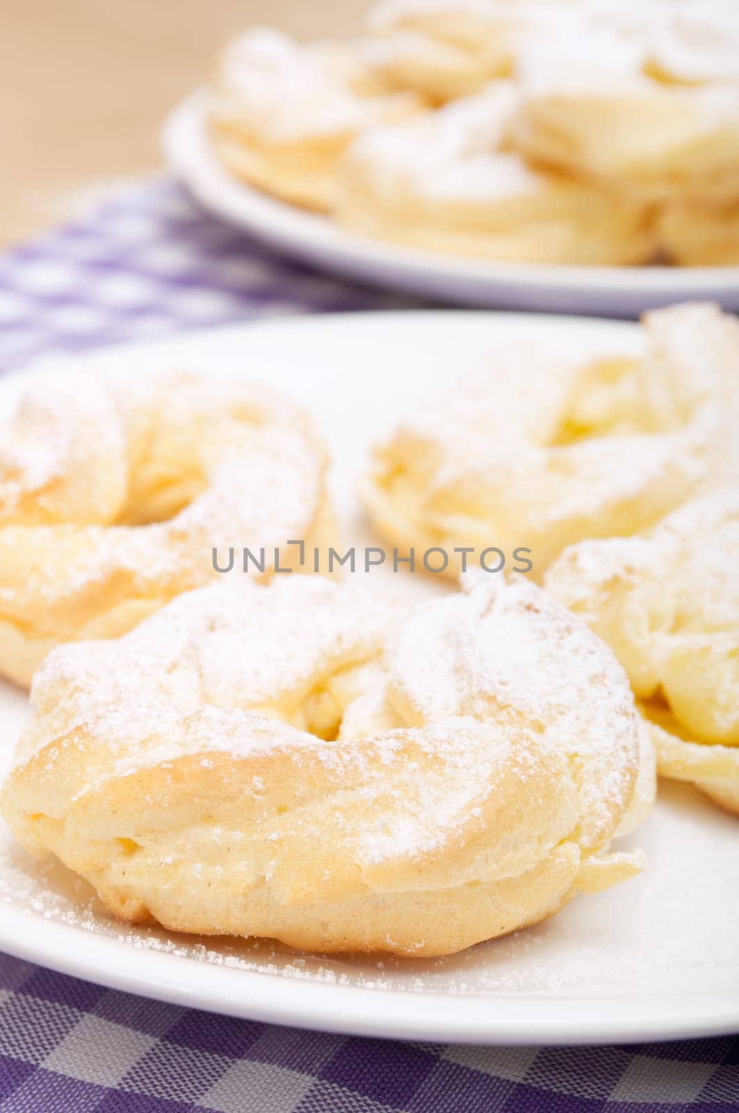 Homemade Cream Puffs With Powdered Sugar
