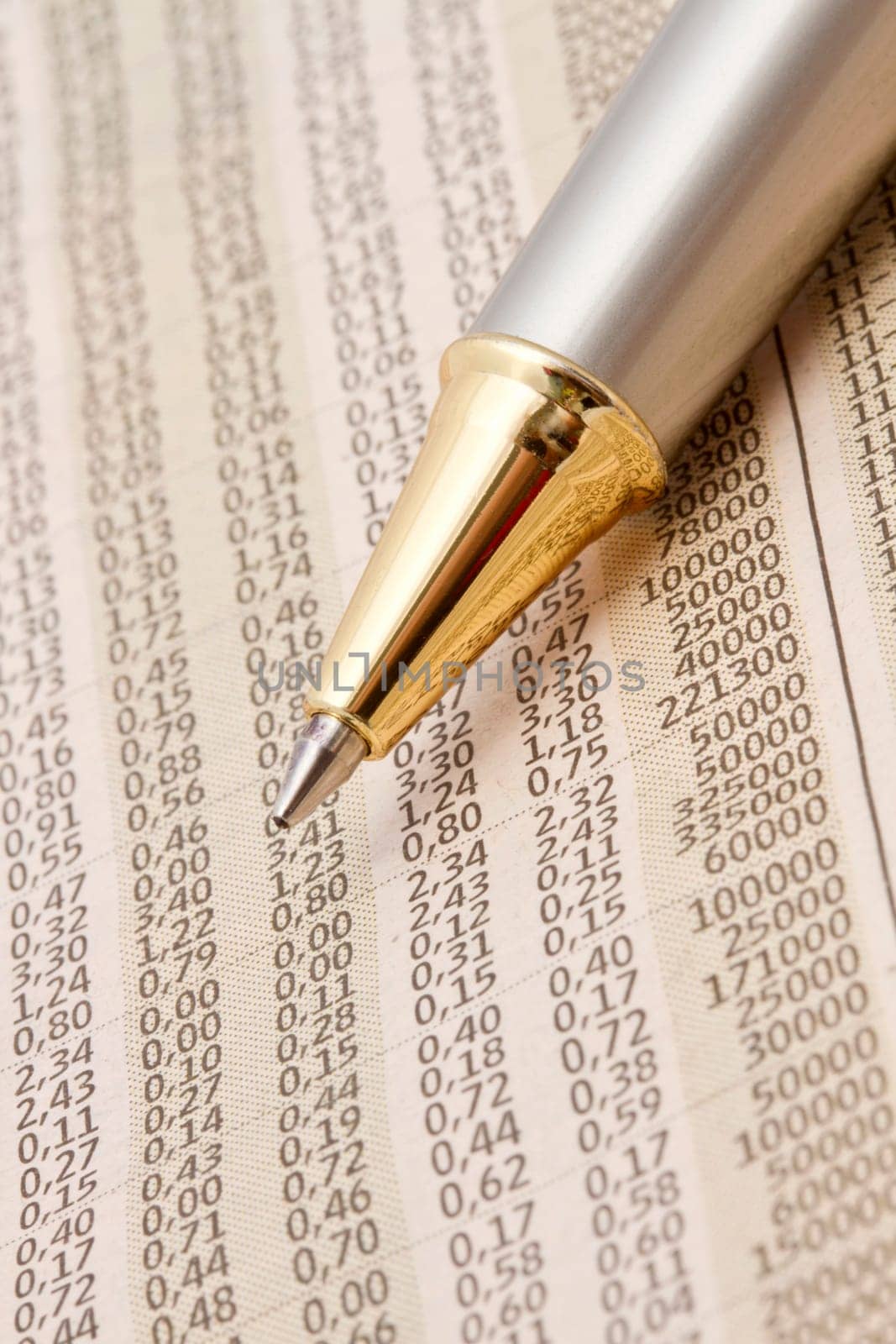 Analyzing the stock market with a pen