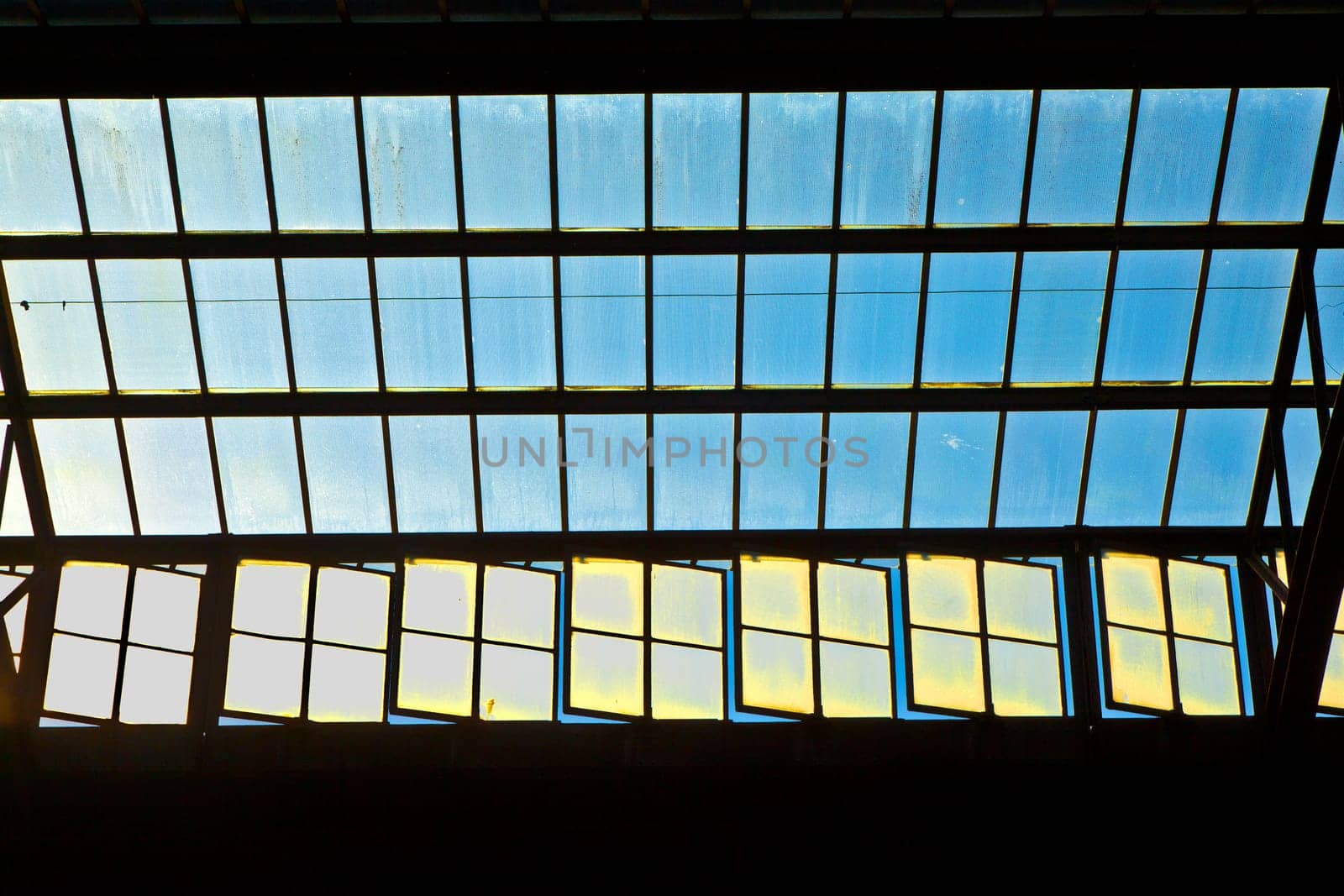 trainstation in Wiesbaden, glass of roof gives a beautiful harmonic structure