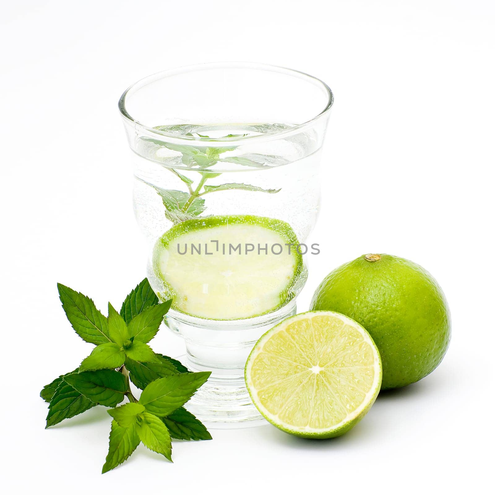 water with lime and mint
