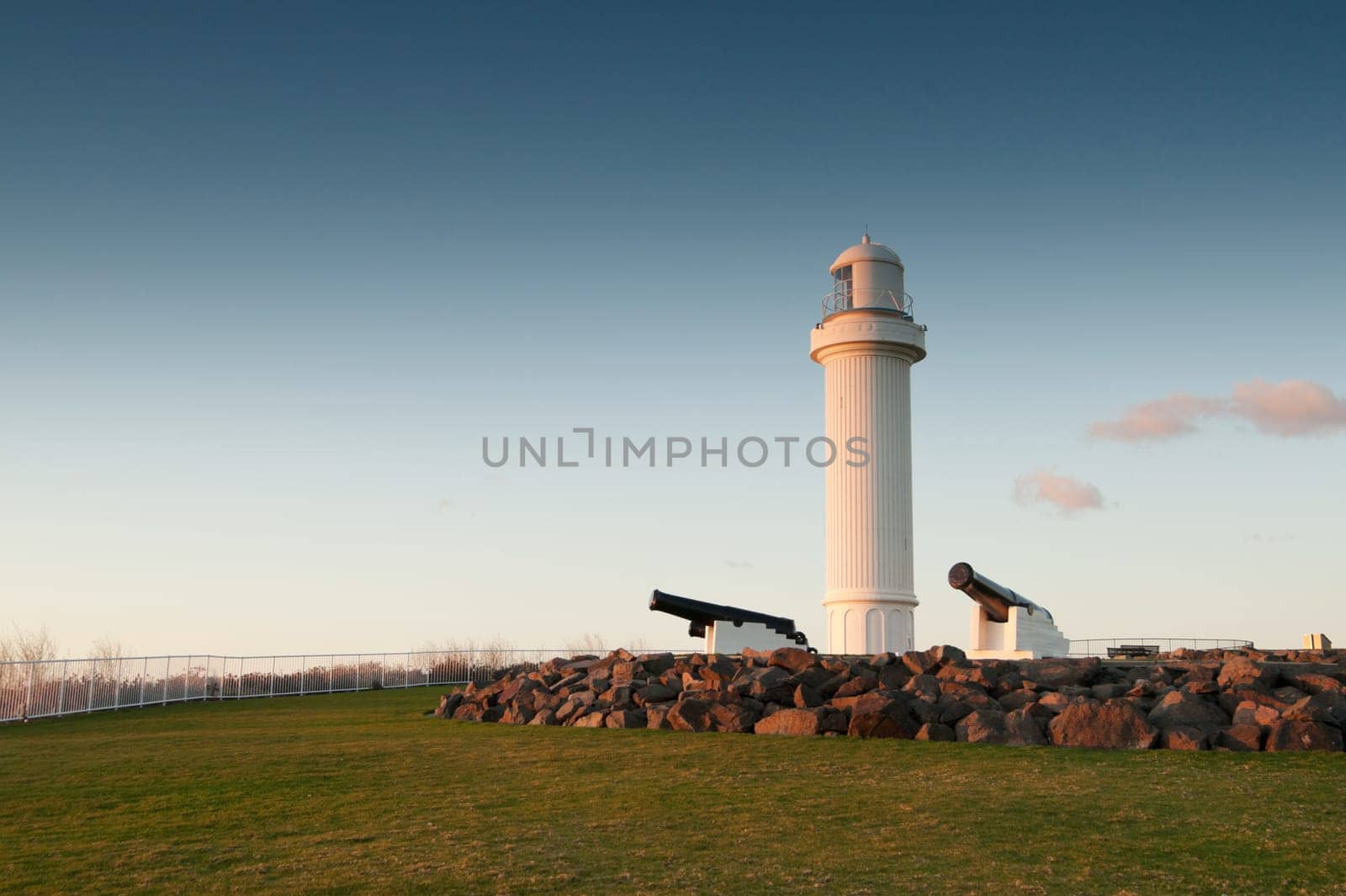 lighthouse and cannons in the morning at wollongong