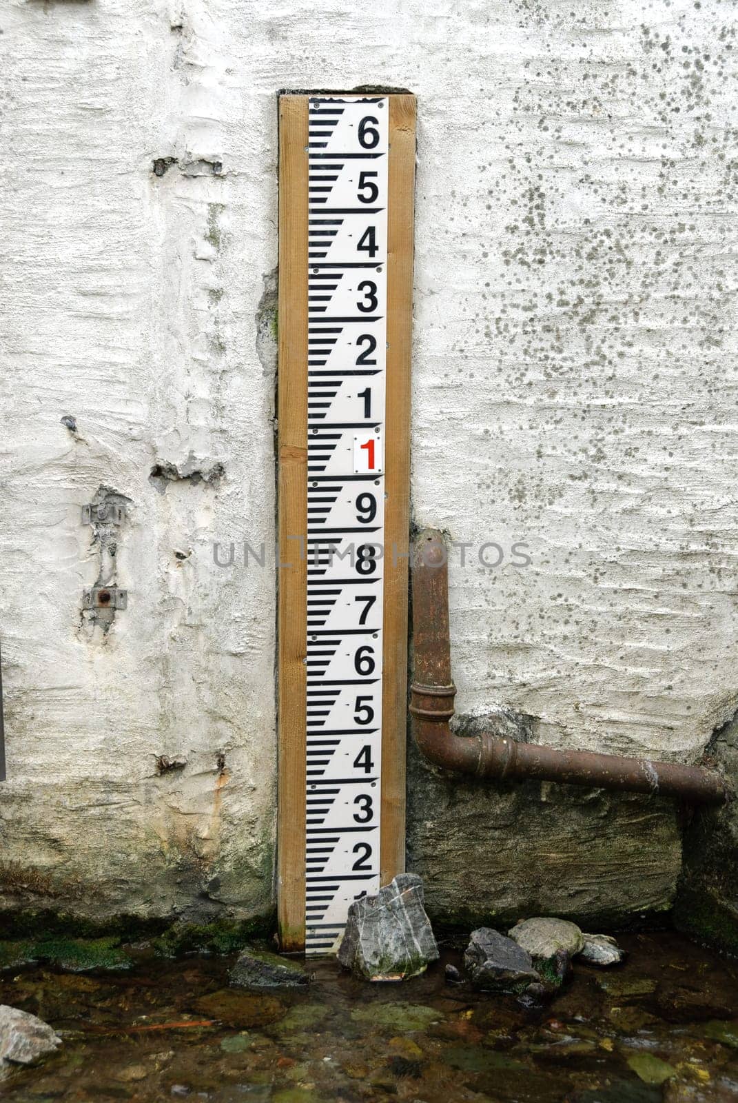 meter level of the river to Polperro in Cornwall