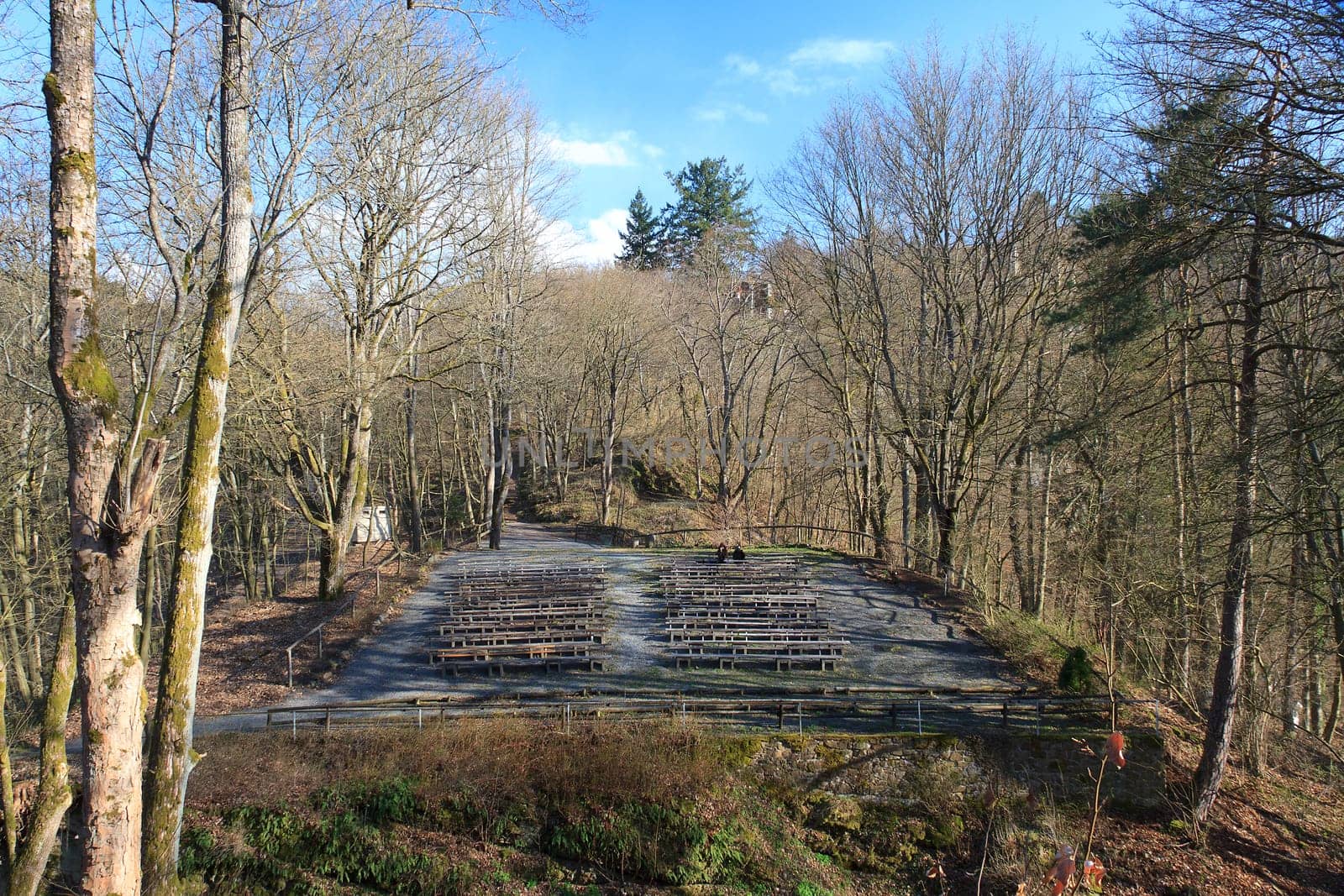 Natural stage