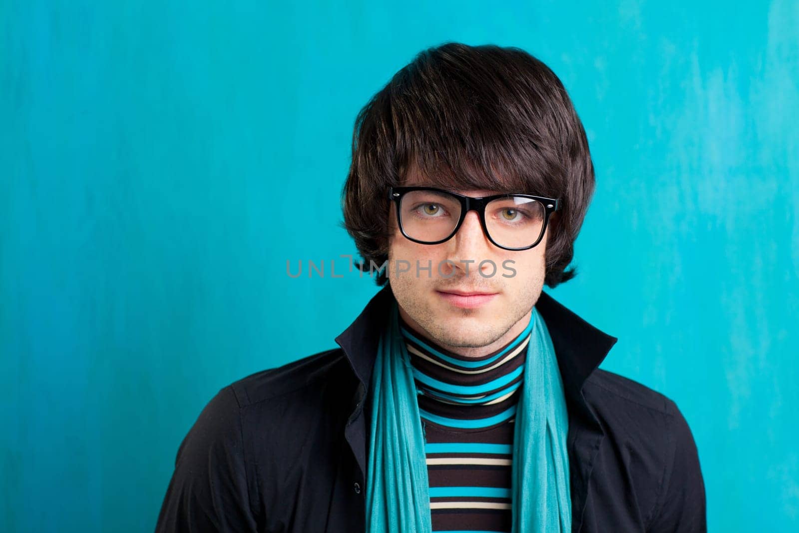 Nerd retro british indie look with handkerchief and vintage glasses