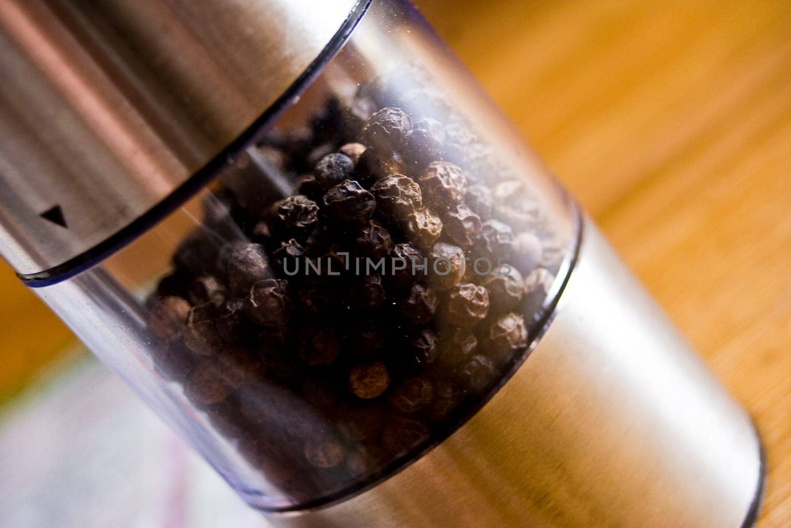 Spice grinder