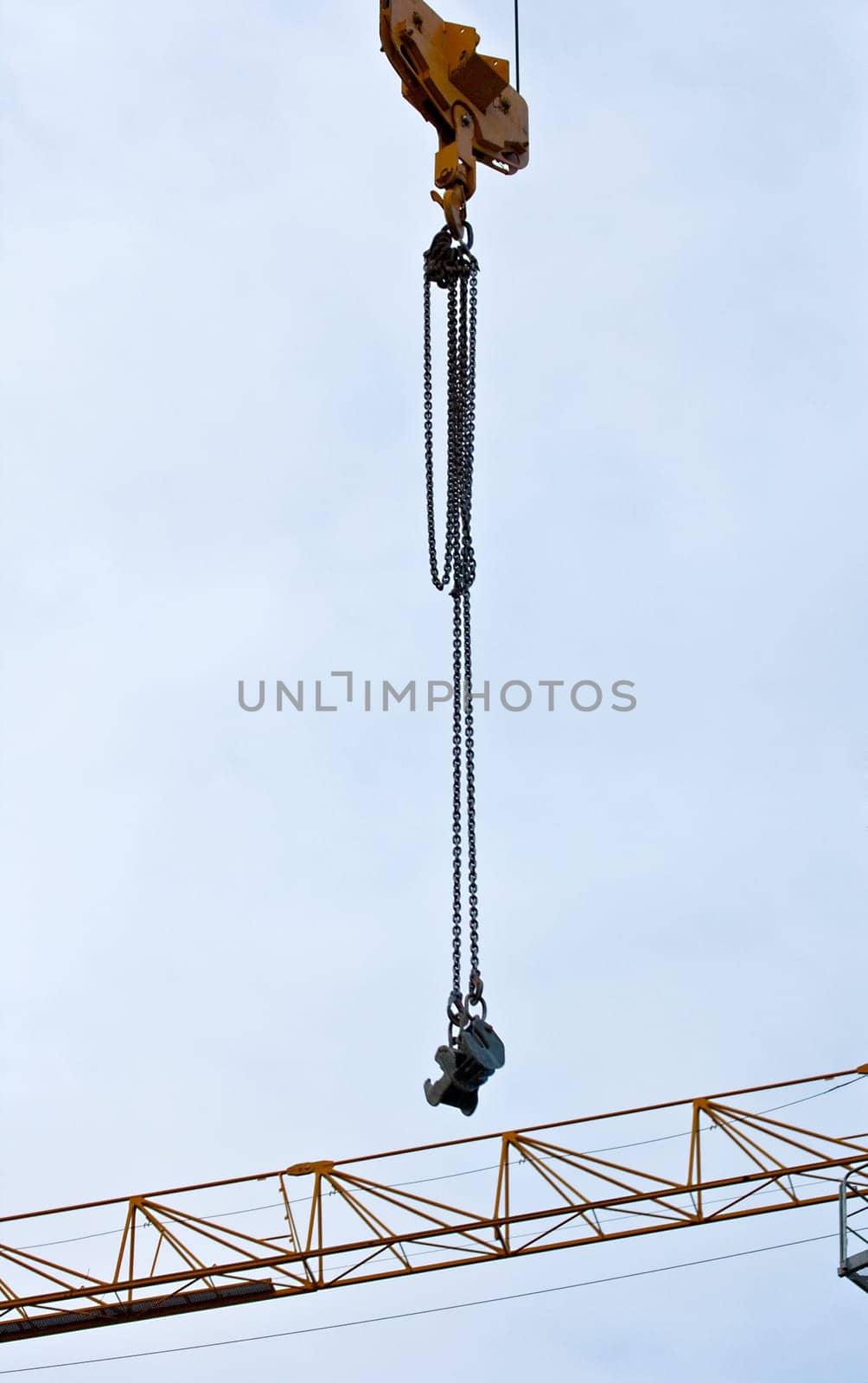 Chain hanging from the crane