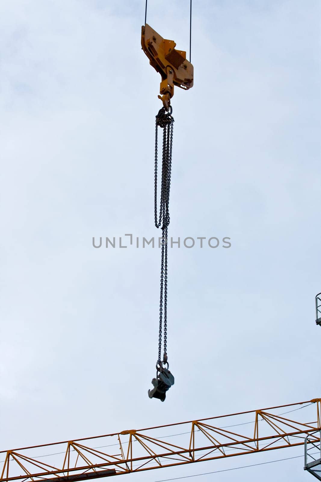 Chain hanging from the crane