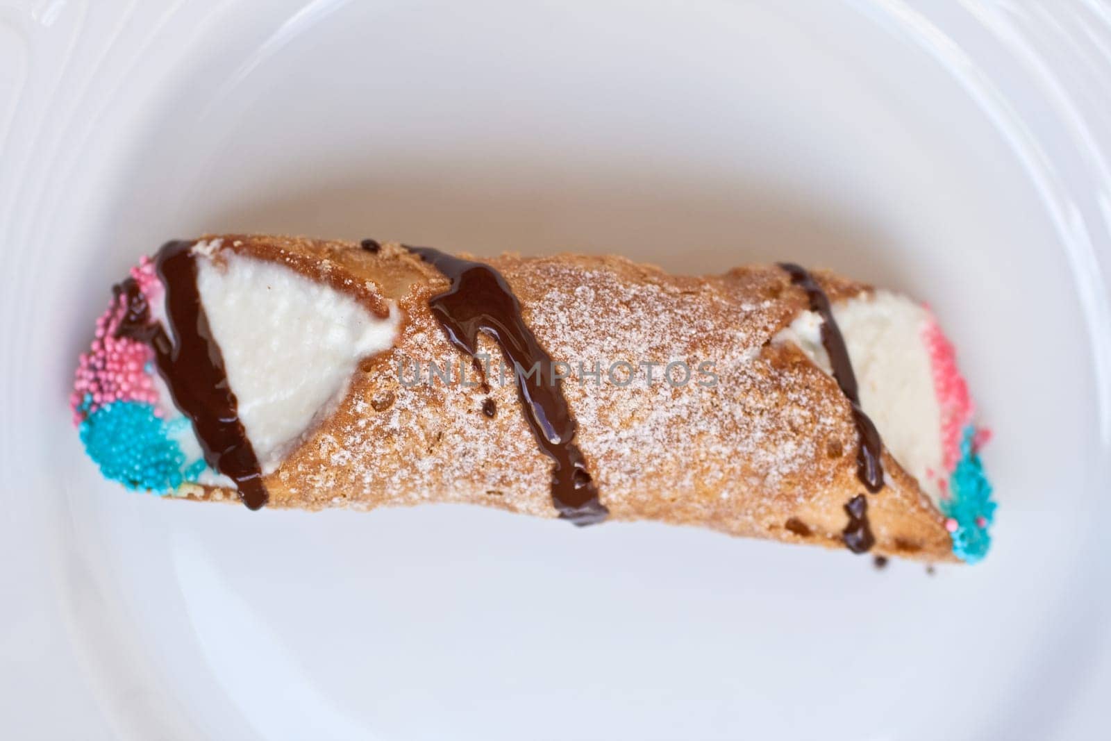 Cannoli siciliani - Sicilian pastry on a dish