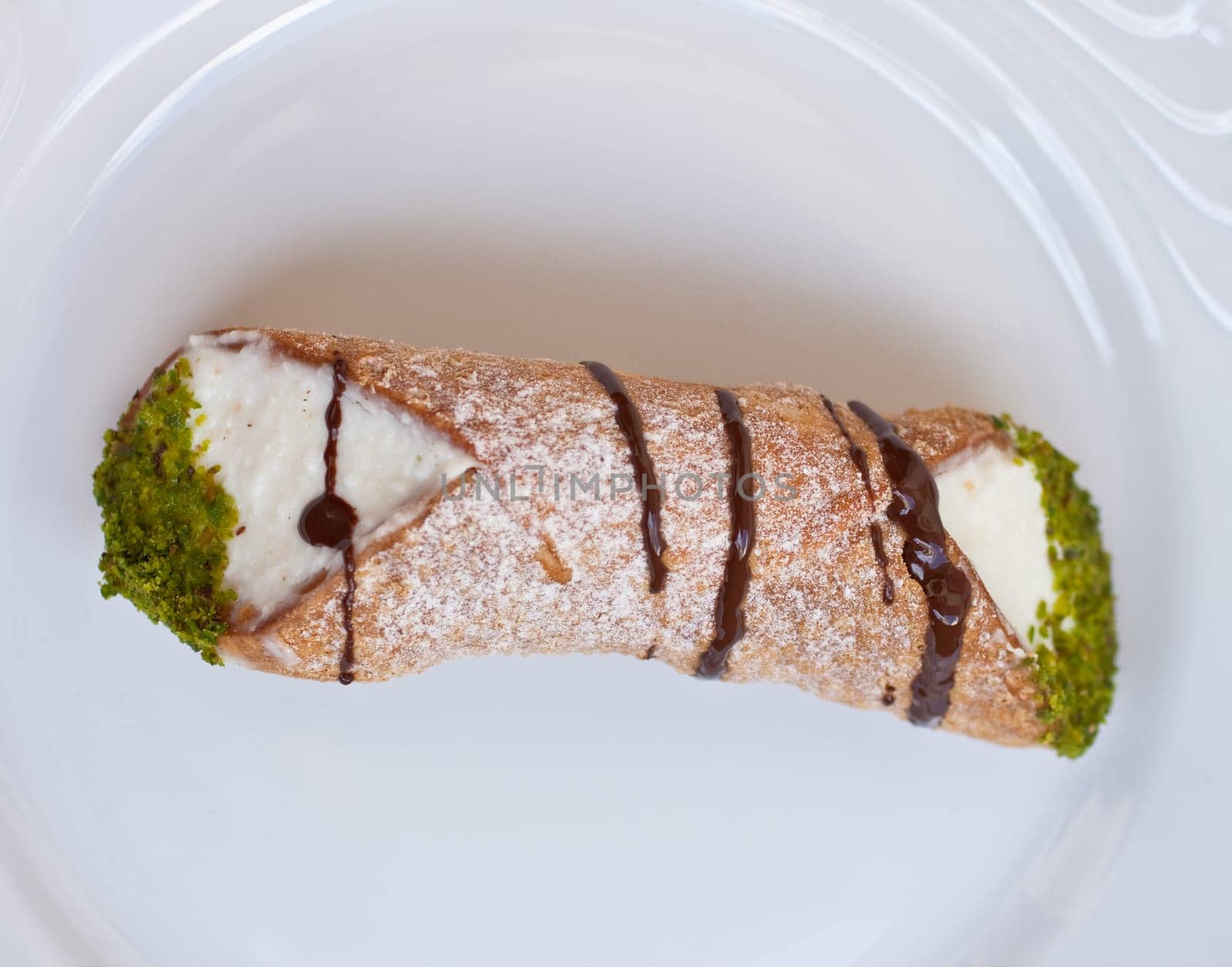 Cannoli siciliani - Sicilian pastry on a dish