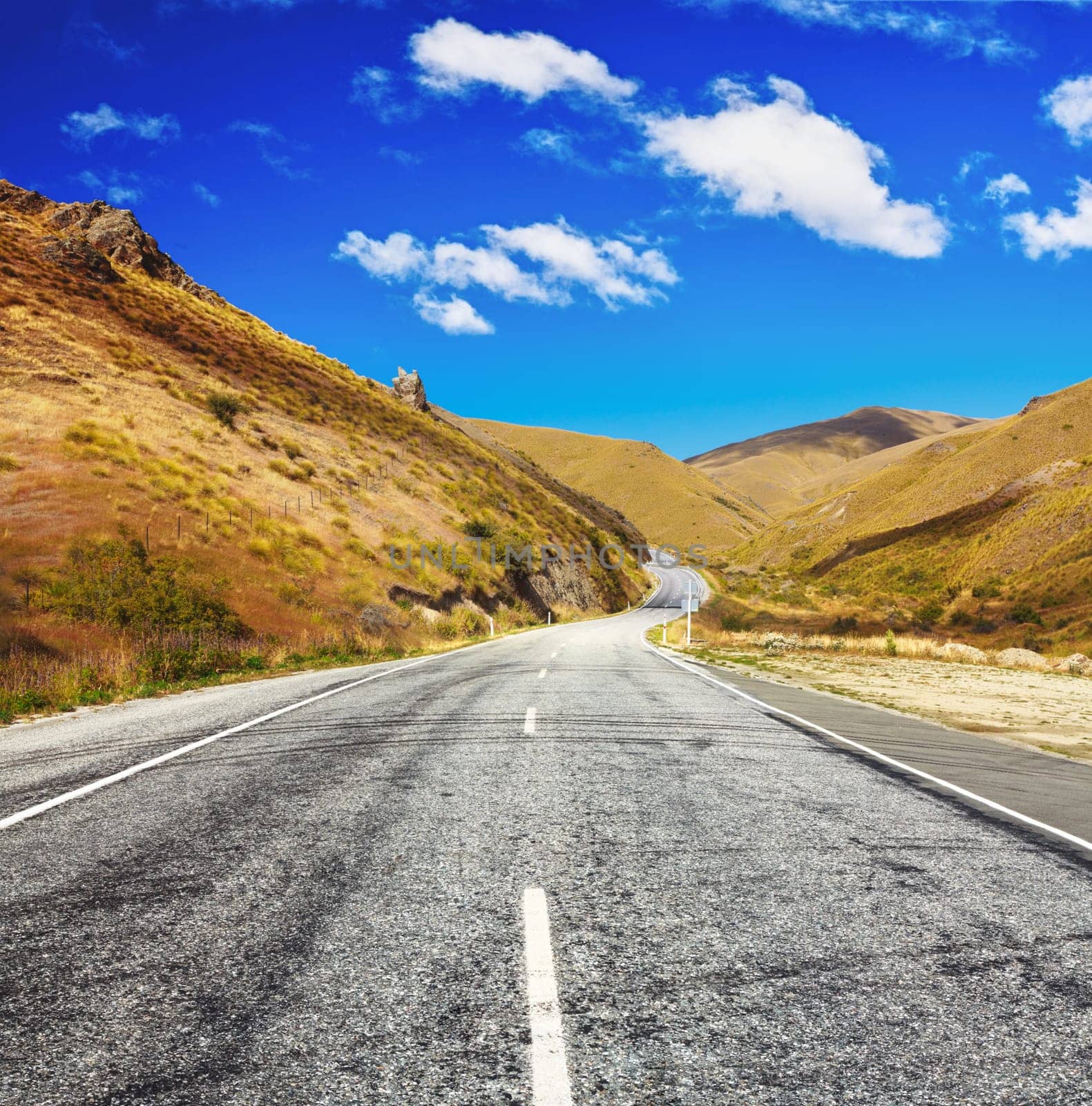 Cardrona valley road. New Zealand