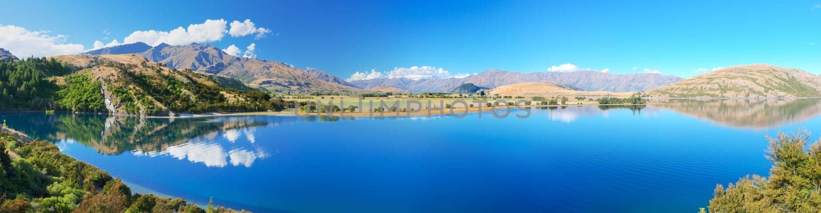 Lake Wanaka at summer sunny day