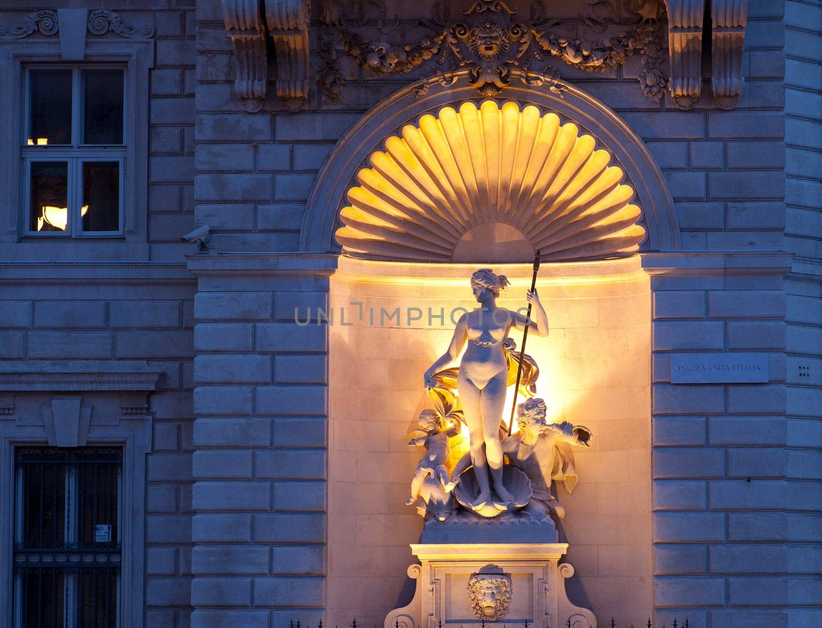 Venus statue inside a niche, Trieste