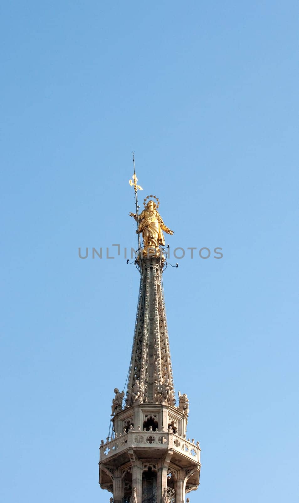 Gold statue of virgin mary, Milan cathedral - Italy