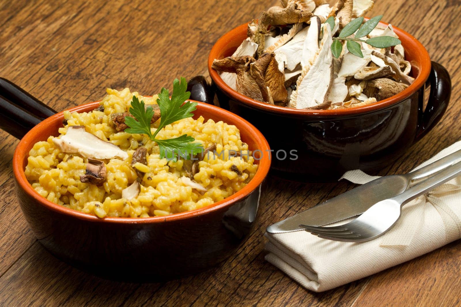 risotto with saffron and mushrooms