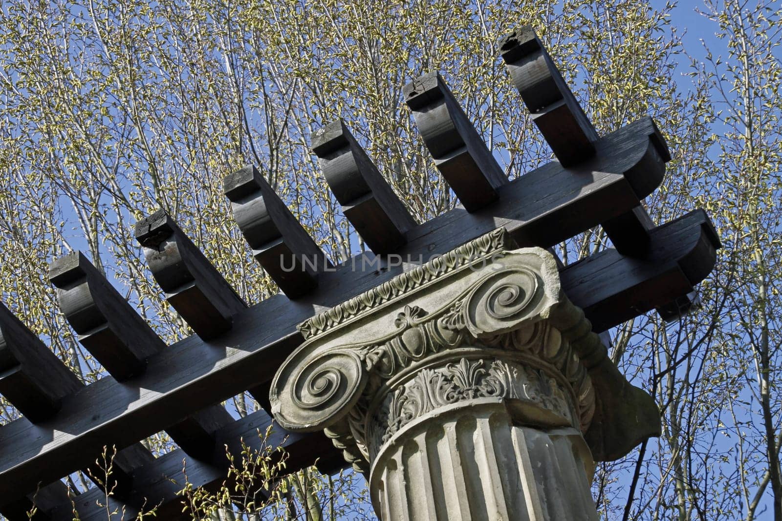 Column in the Bad Eilsen spa gardens
