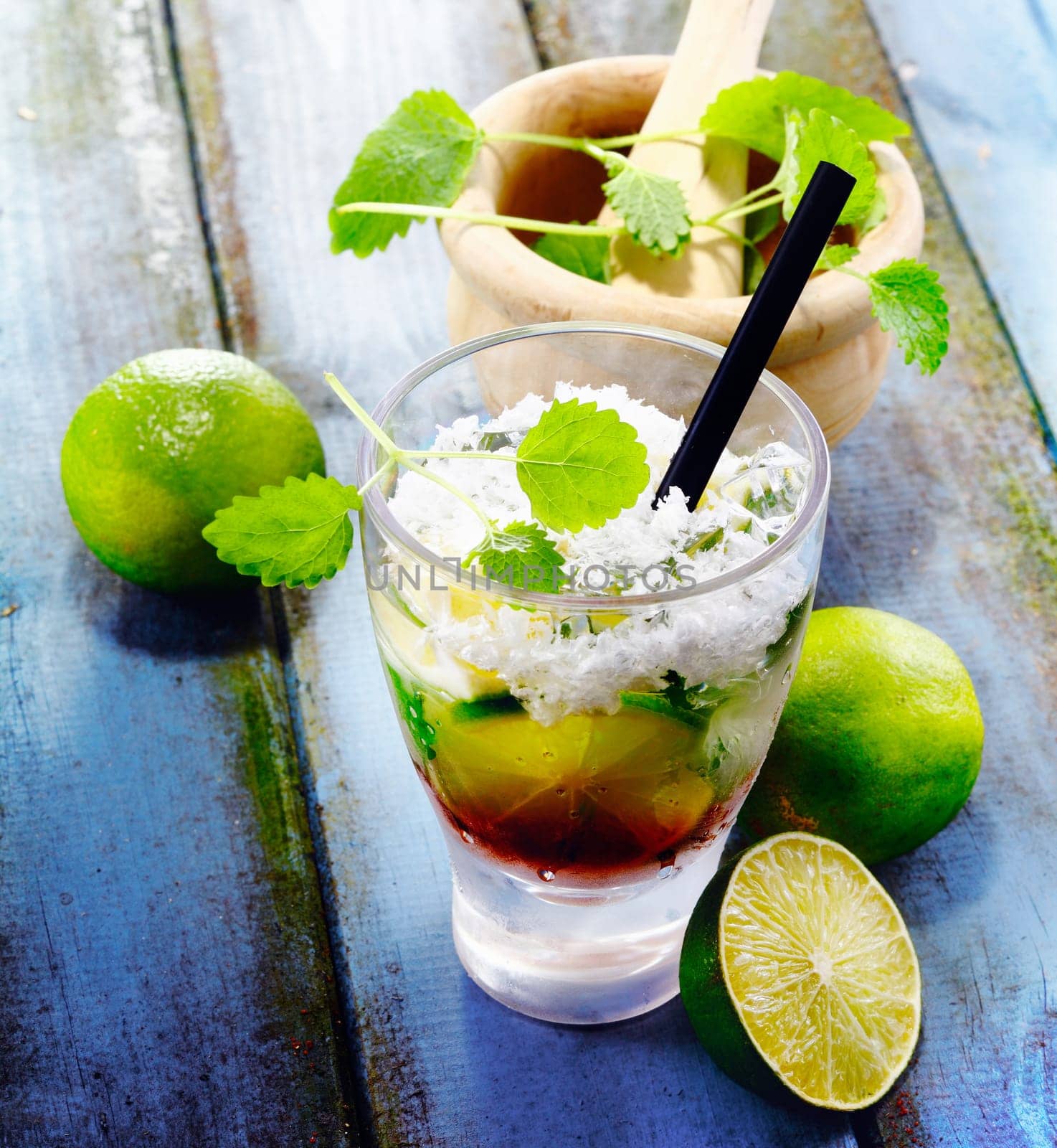 Cubra Libre Drink on vintage planks for south sea concepts.