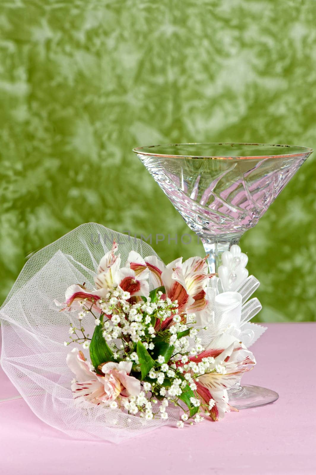 Arrangement with flowers and favors for wedding, baptism and First Communion