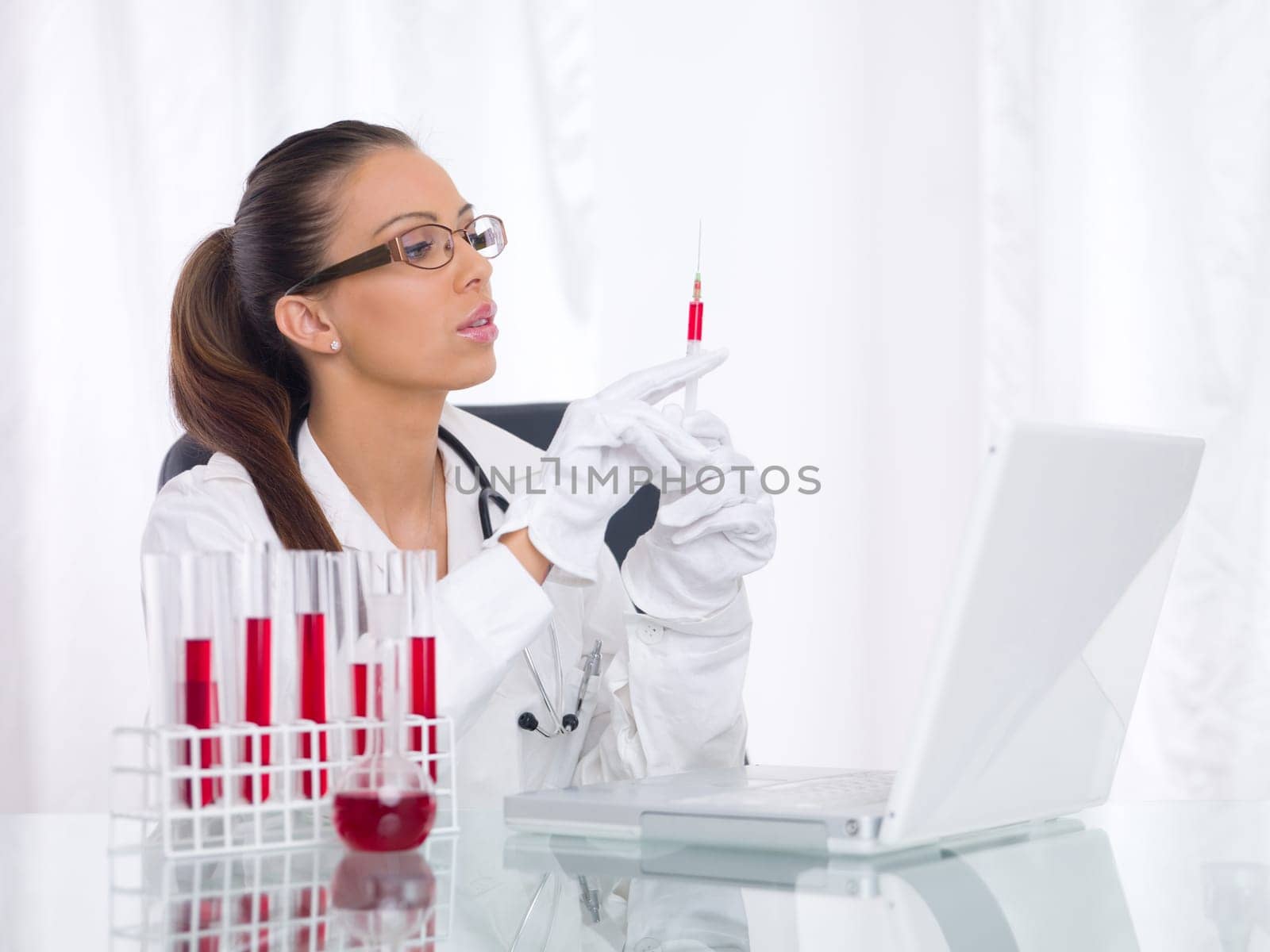 20-25 years old beautiful female doctor