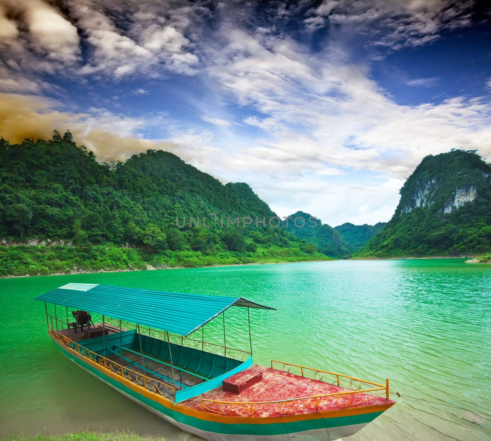 Thang Hen lake. Province Cao Bang. Vietnam