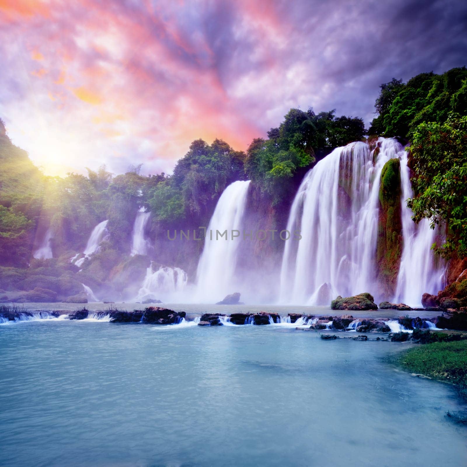 Banyue or Ban Gioc waterfall along Vietnamese and Chinese board.