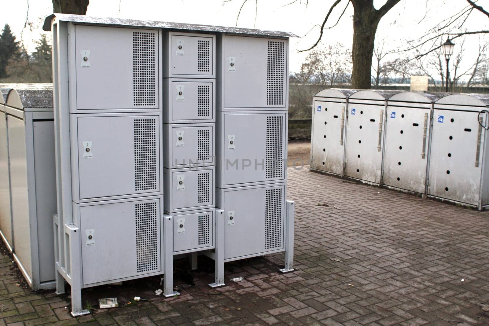 Safe deposit boxes in Hamelin