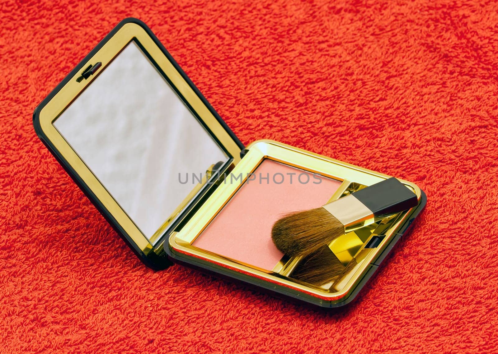 Compact powder blush box with mirror and brush