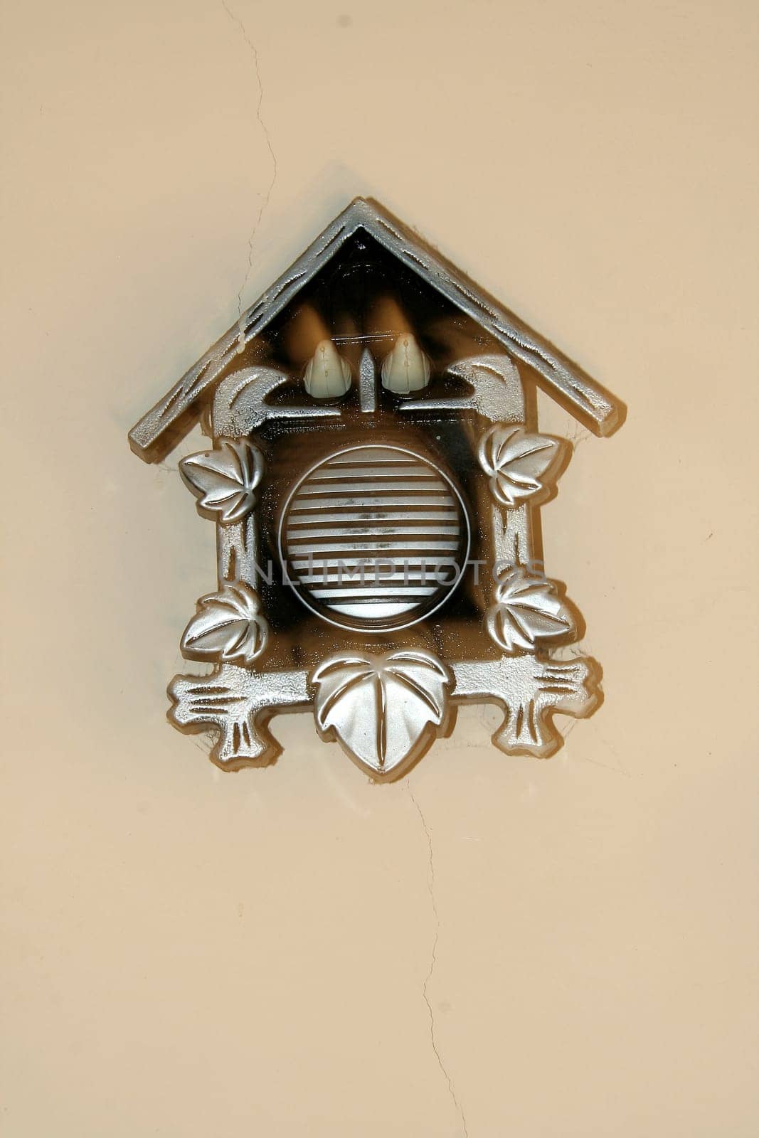 Electric call bell serving also as wall decor