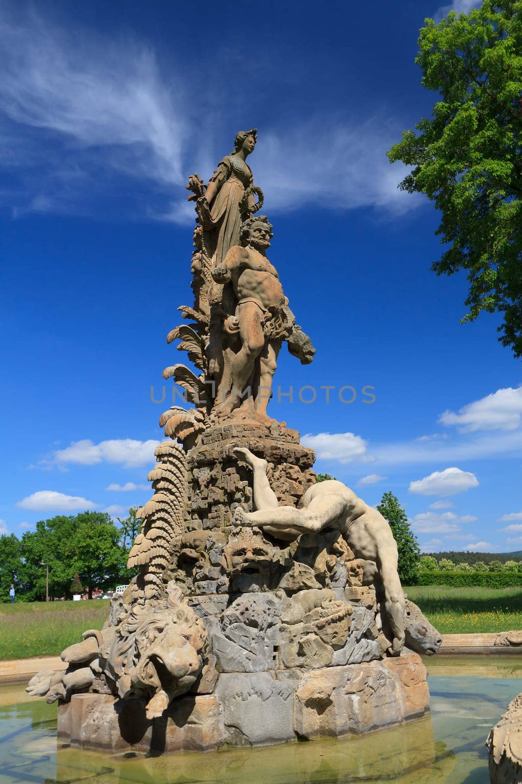 Fountain figure