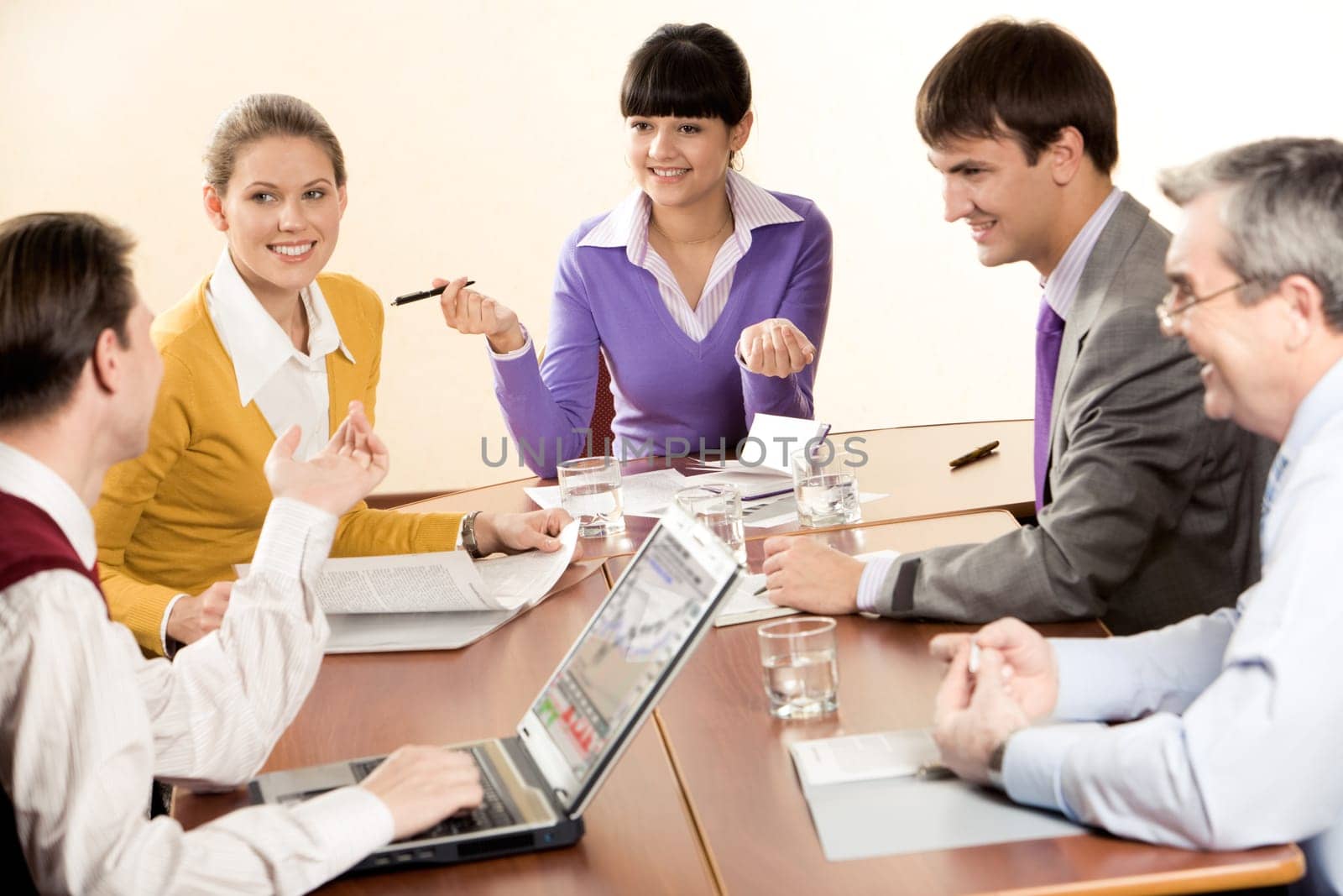 Successful people sharing their methods of management with business partners