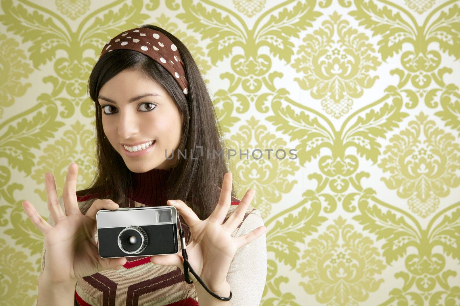 Retro photo camera shooting woman green sixties wallpaper vintage