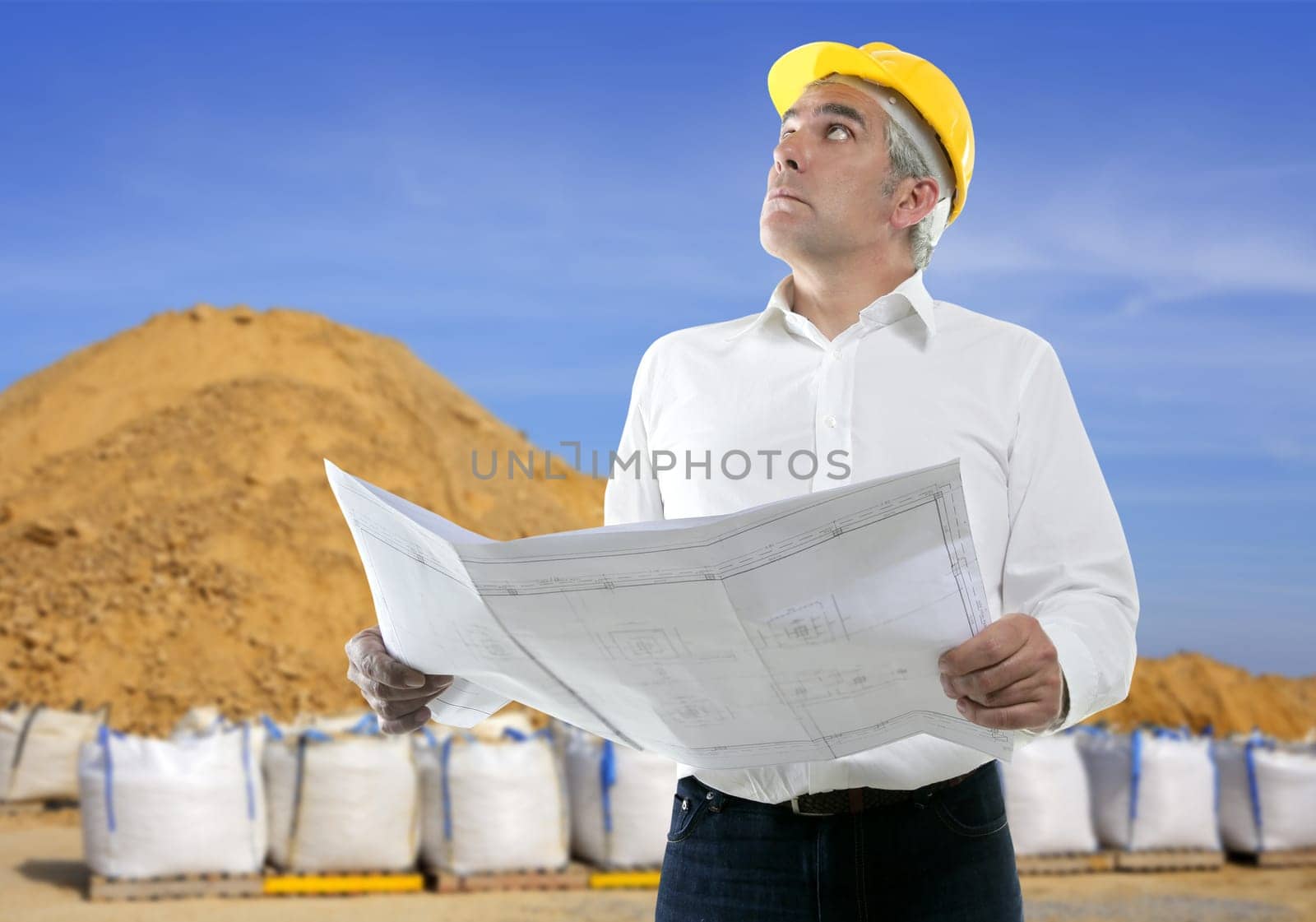 expertise architect senior engineer plan sand construction outdoor quarry