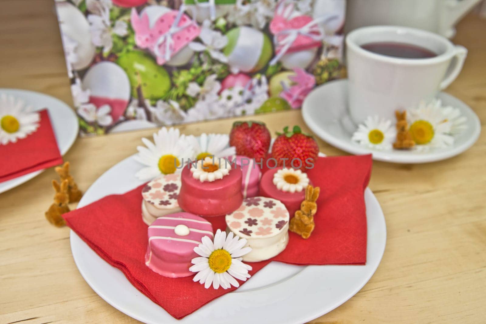 Colourful cakes for Easter