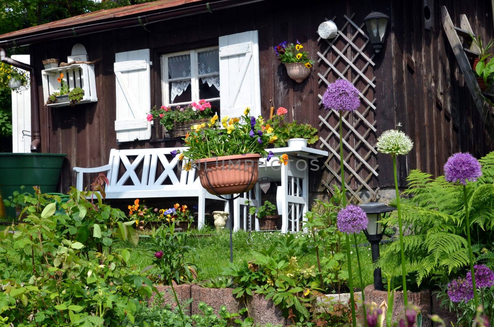 Garden cottage shabby chic