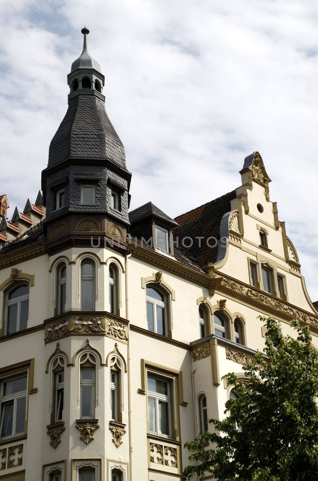 Art Nouveau house in Hamelin (detail)