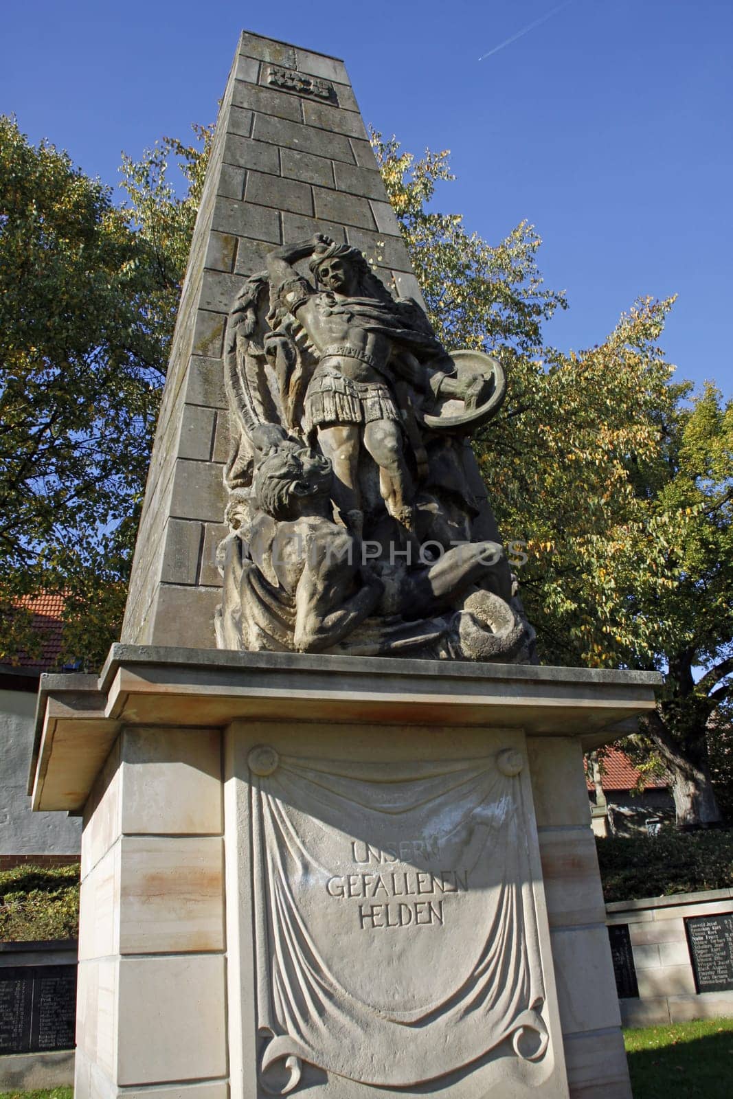 Monument to the fallen in Scherfede (Warburg)