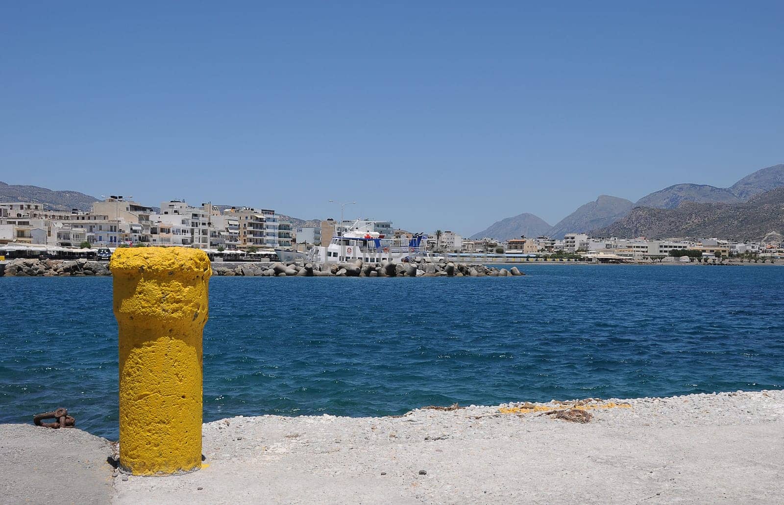 yellow bollard