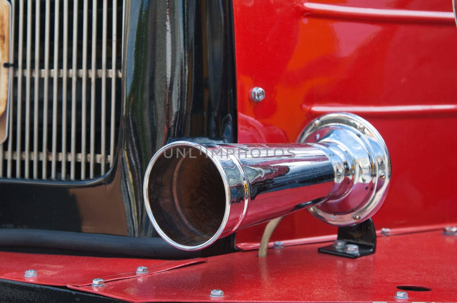 Alarm hooter of the ancient car