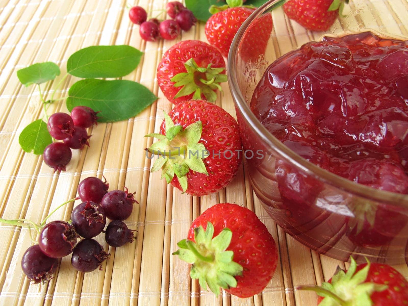 Jam with strawberries and rock pears