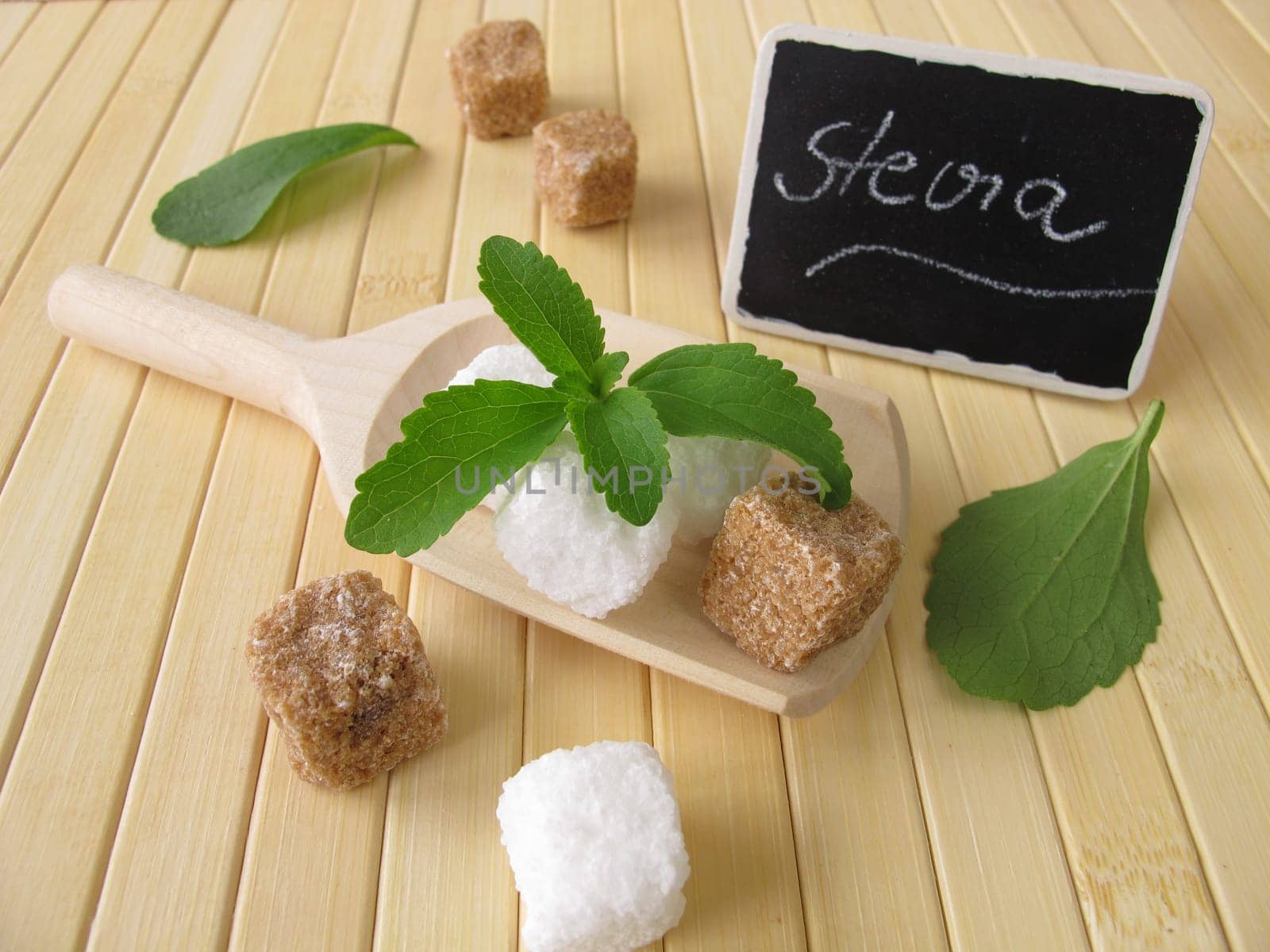 Cane sugar and stevia with labeled board