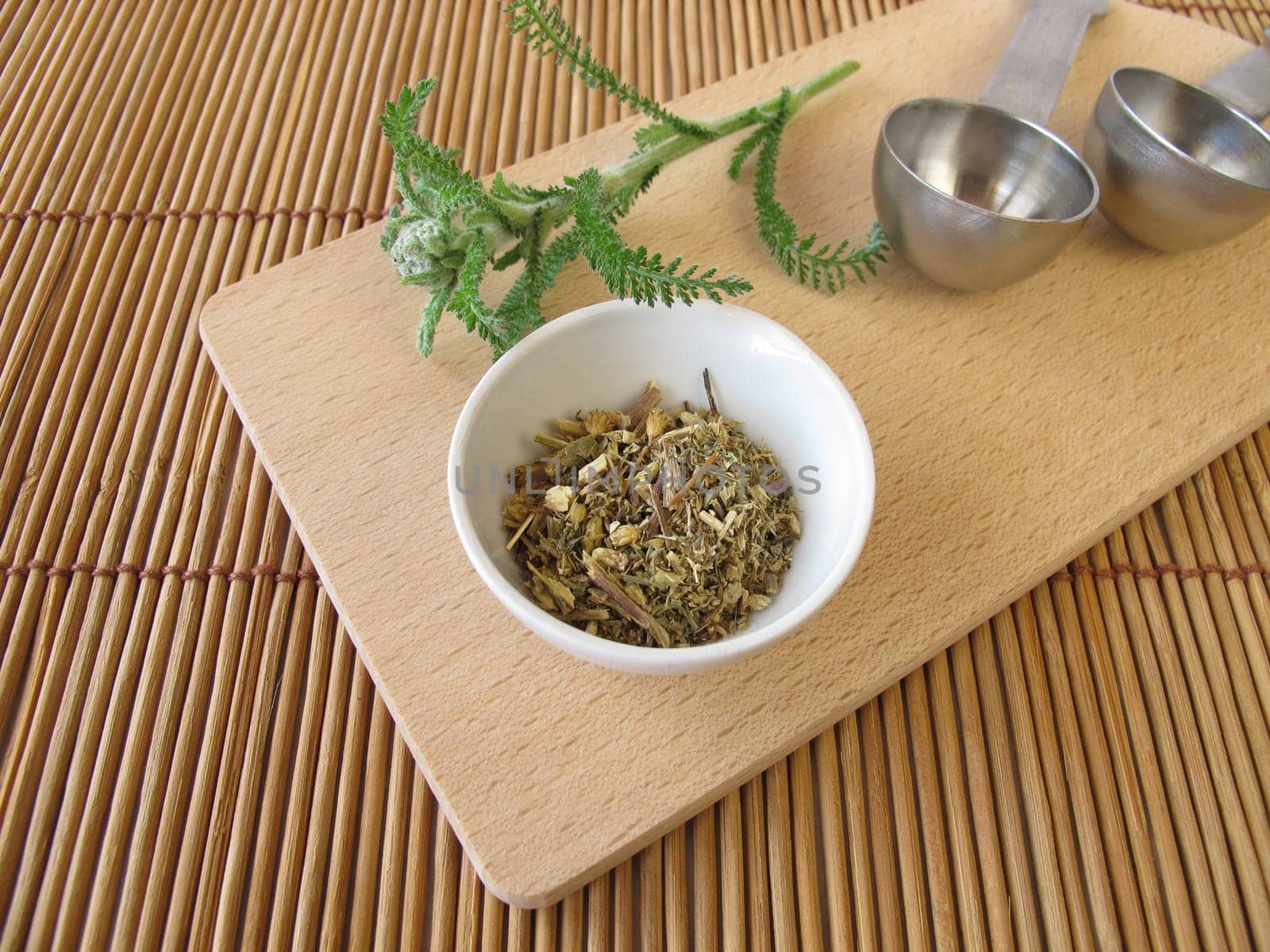 Yarrow herb,Millefolii herba
