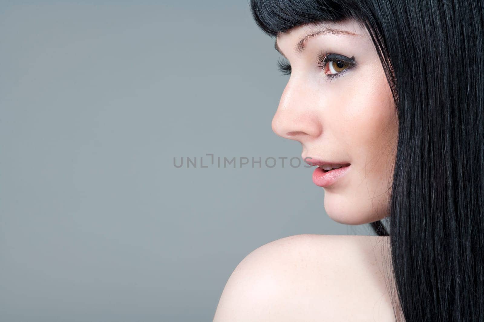 Profile of beautiful woman&#039 s face in beauty style pose