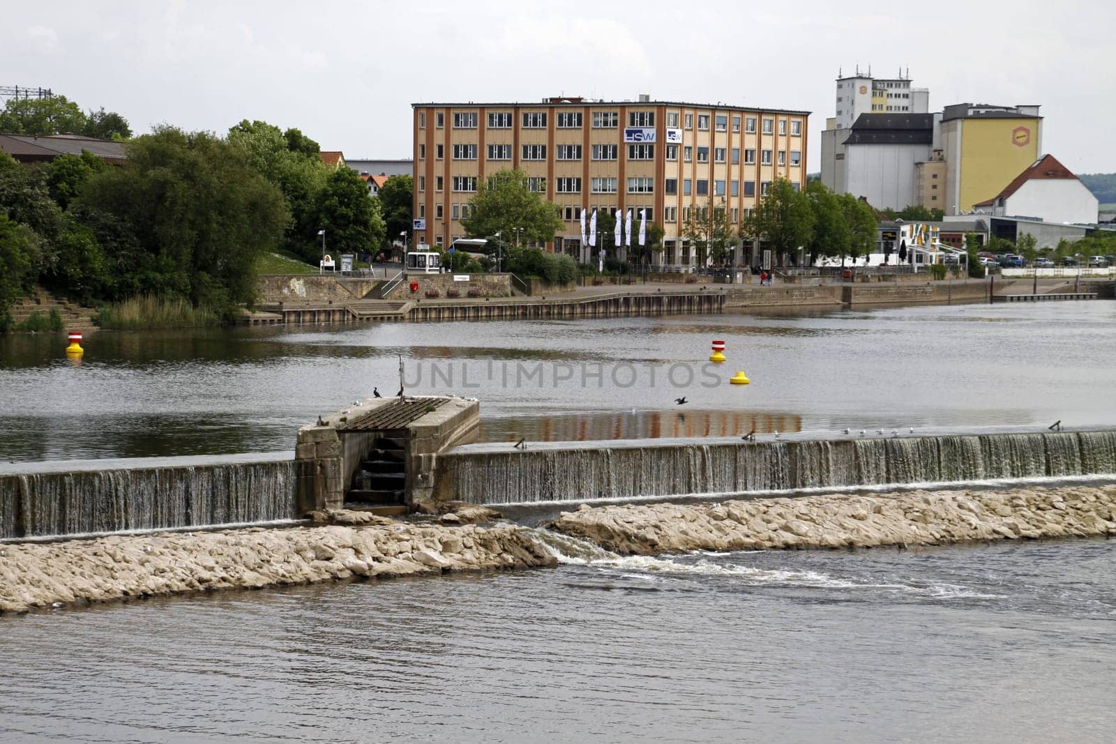 Upper Weser weir Hameln (low water)
