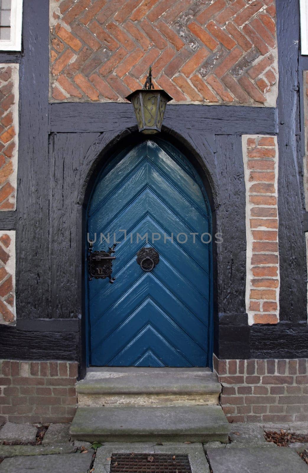 Door of the Wangelister Chapel in Hamelin