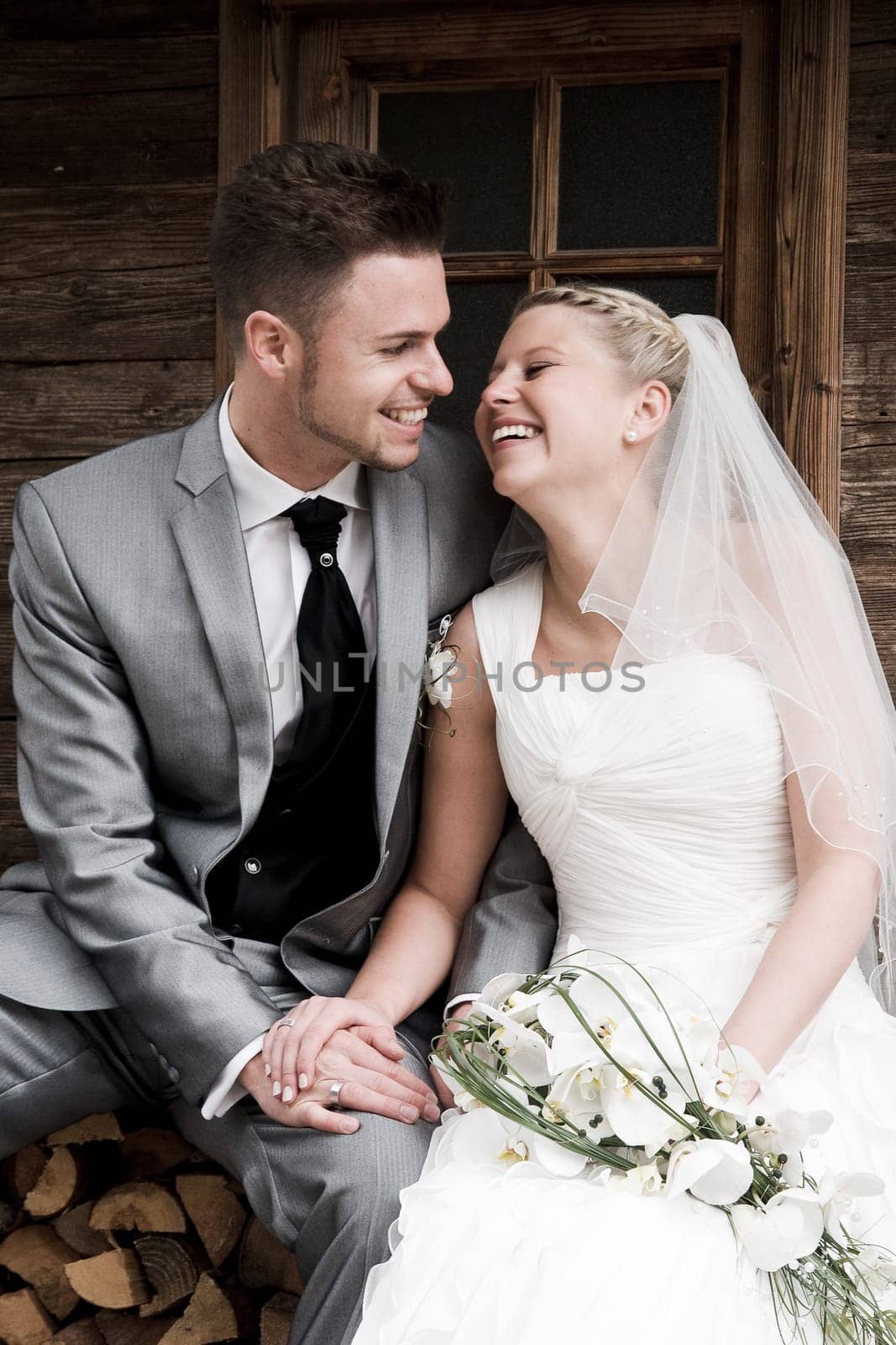 Pretty bride and groom celebrate their wedding