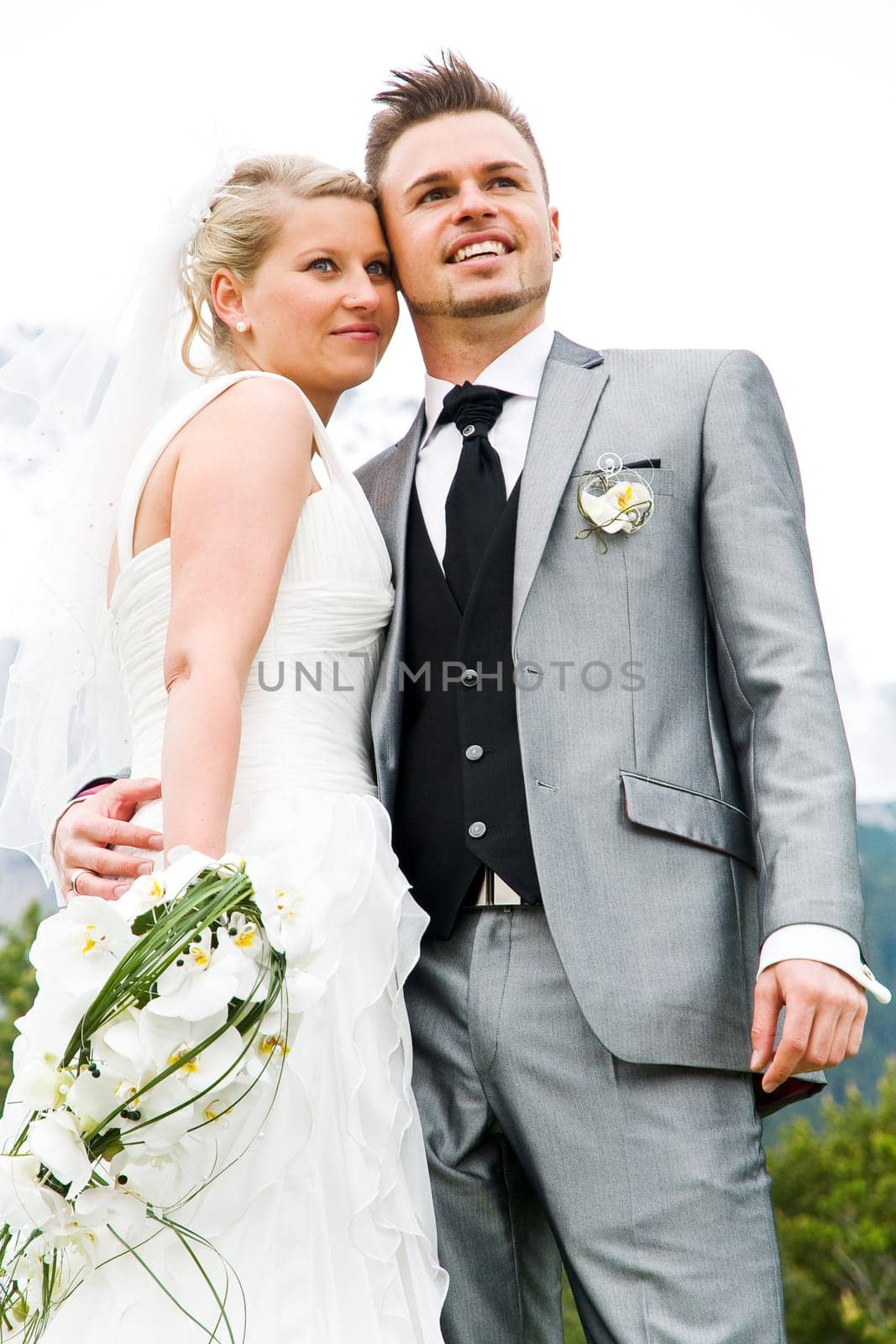 Pretty bride and groom celebrate their wedding
