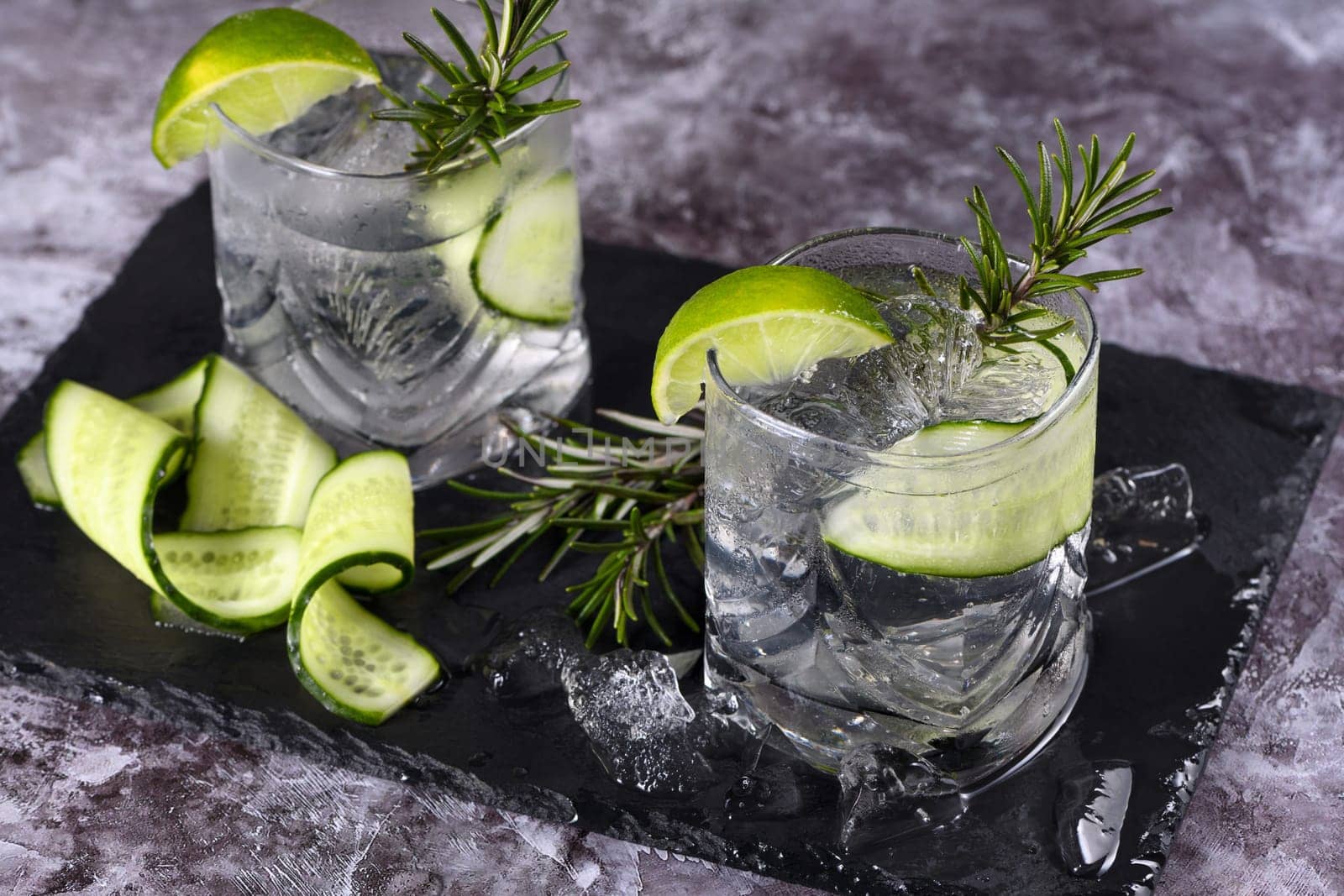 Cocktail Cucumber Gin Tonic by Apolonia