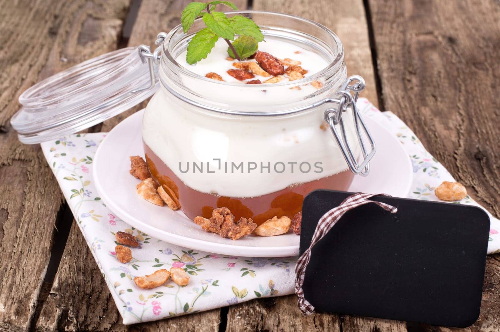 Yoghurt with honey